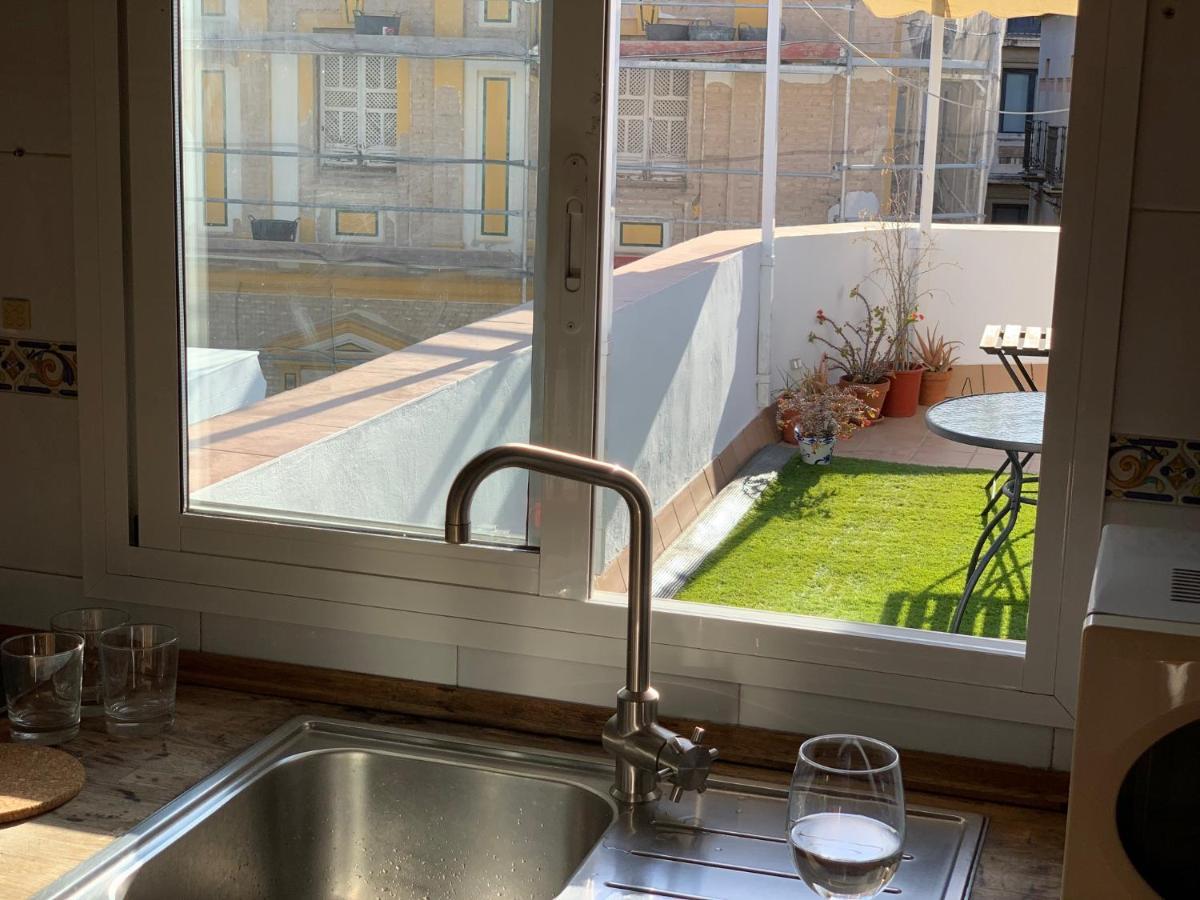 Stunning Attic With Private Terrace And Parking Optional Apartment Sevilla Exterior foto